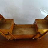 Worker to lay vintage wood