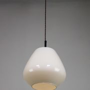 Suspension danoise en verre opalin du milieu du siècle