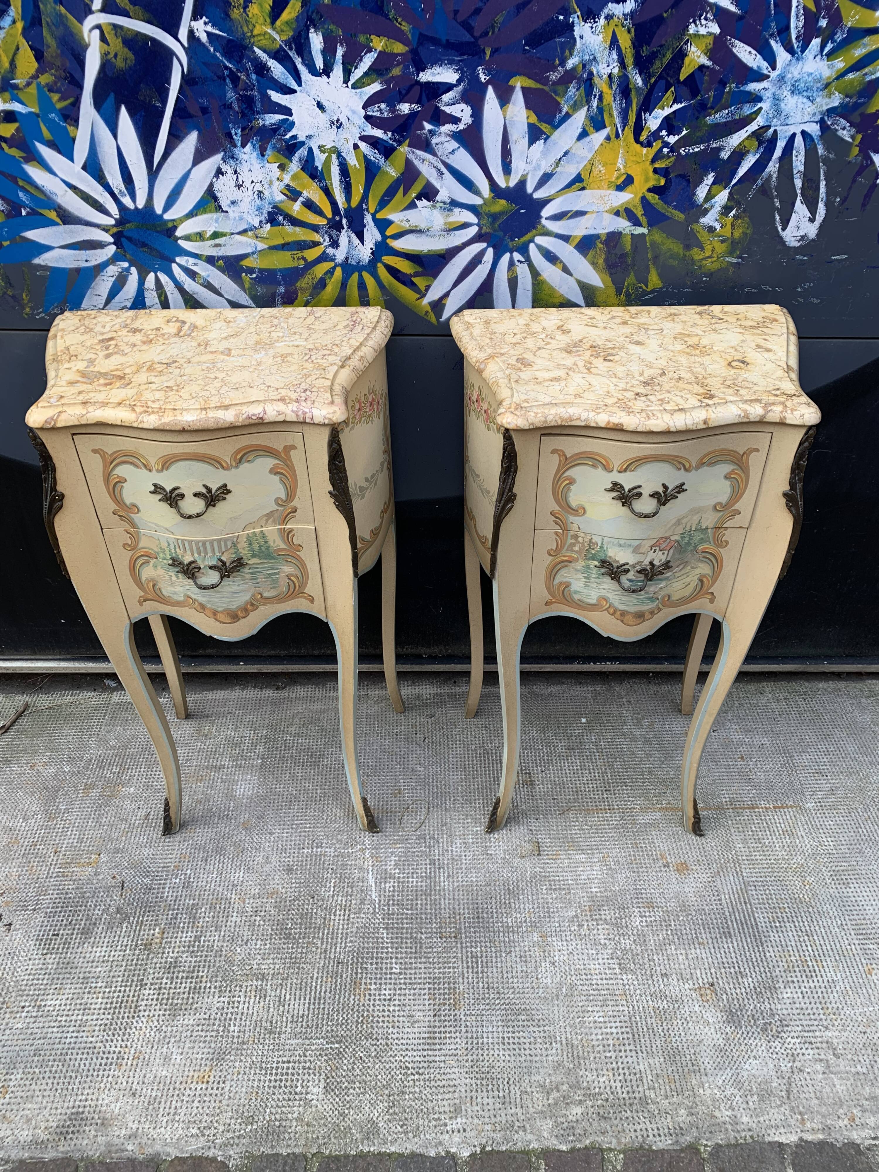 Paire de chevets style Louis XV bois peint