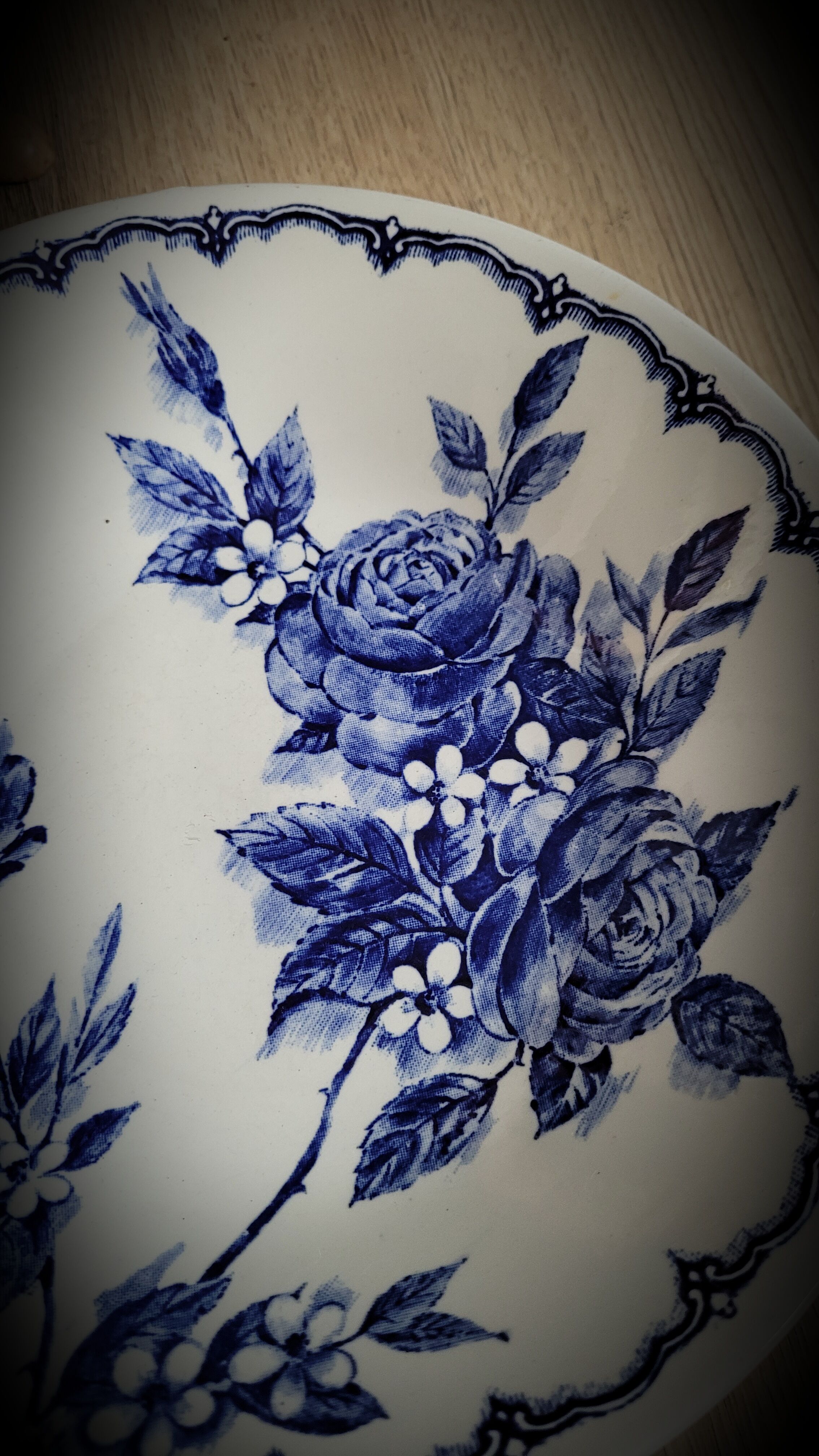 Set 4 plates Ironstone