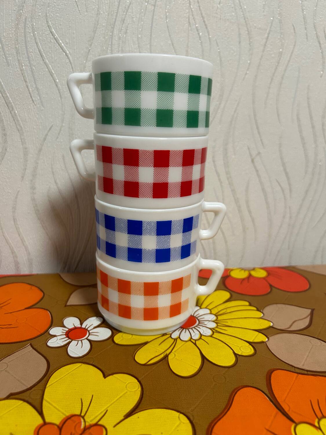 Arcopal gingham coffee cup vintage retro pops 70s