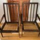 Une paire de fauteuils style scandinave