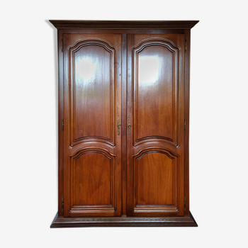 Armoire en bois massif