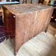 Commode d’epoque Louis XV en bois de violette.garniture de bronze