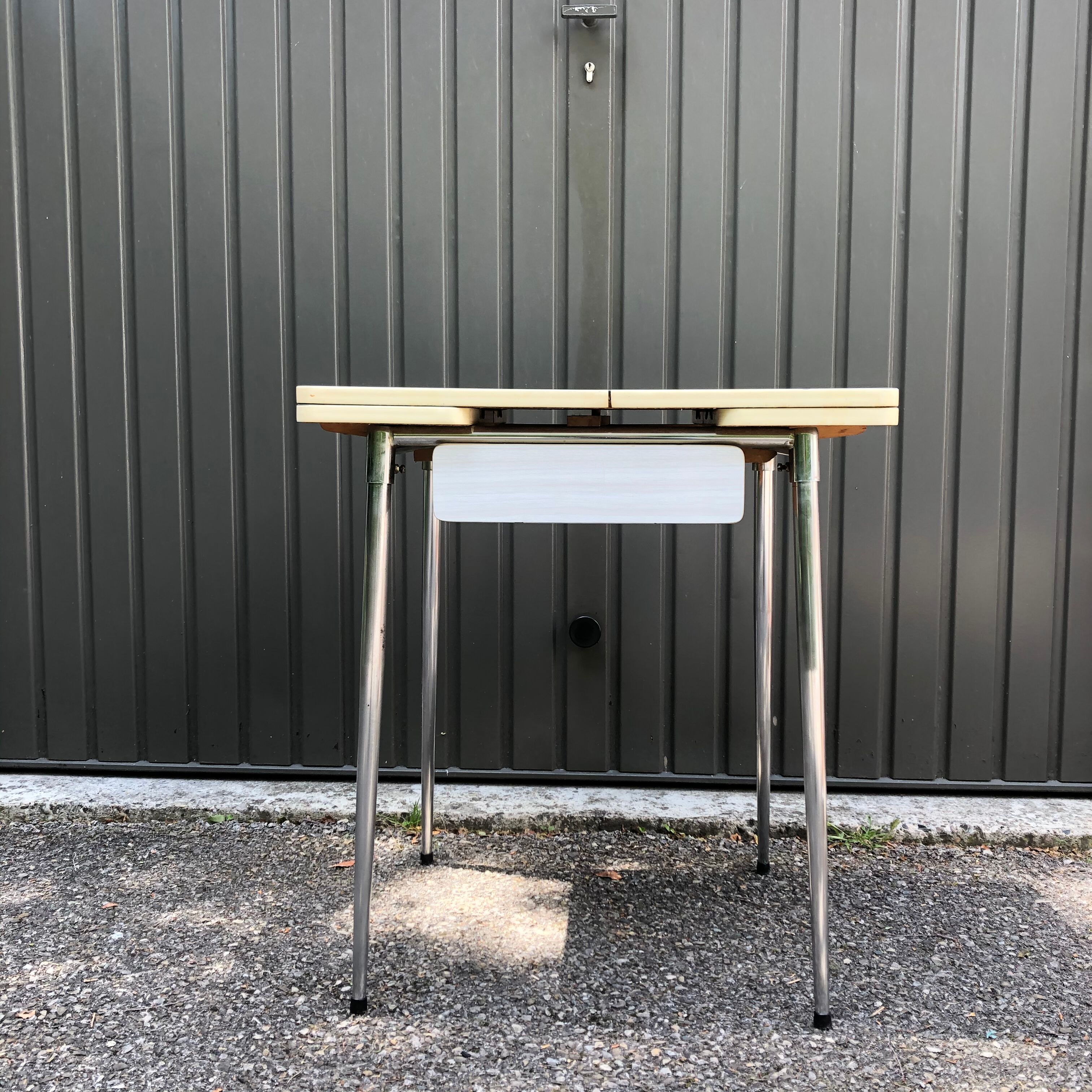Formica table