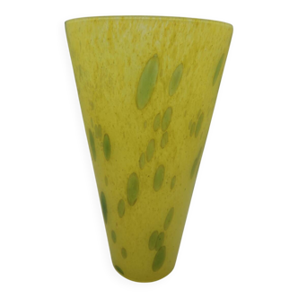 Vase en verre soufflé jaune tacheté vert