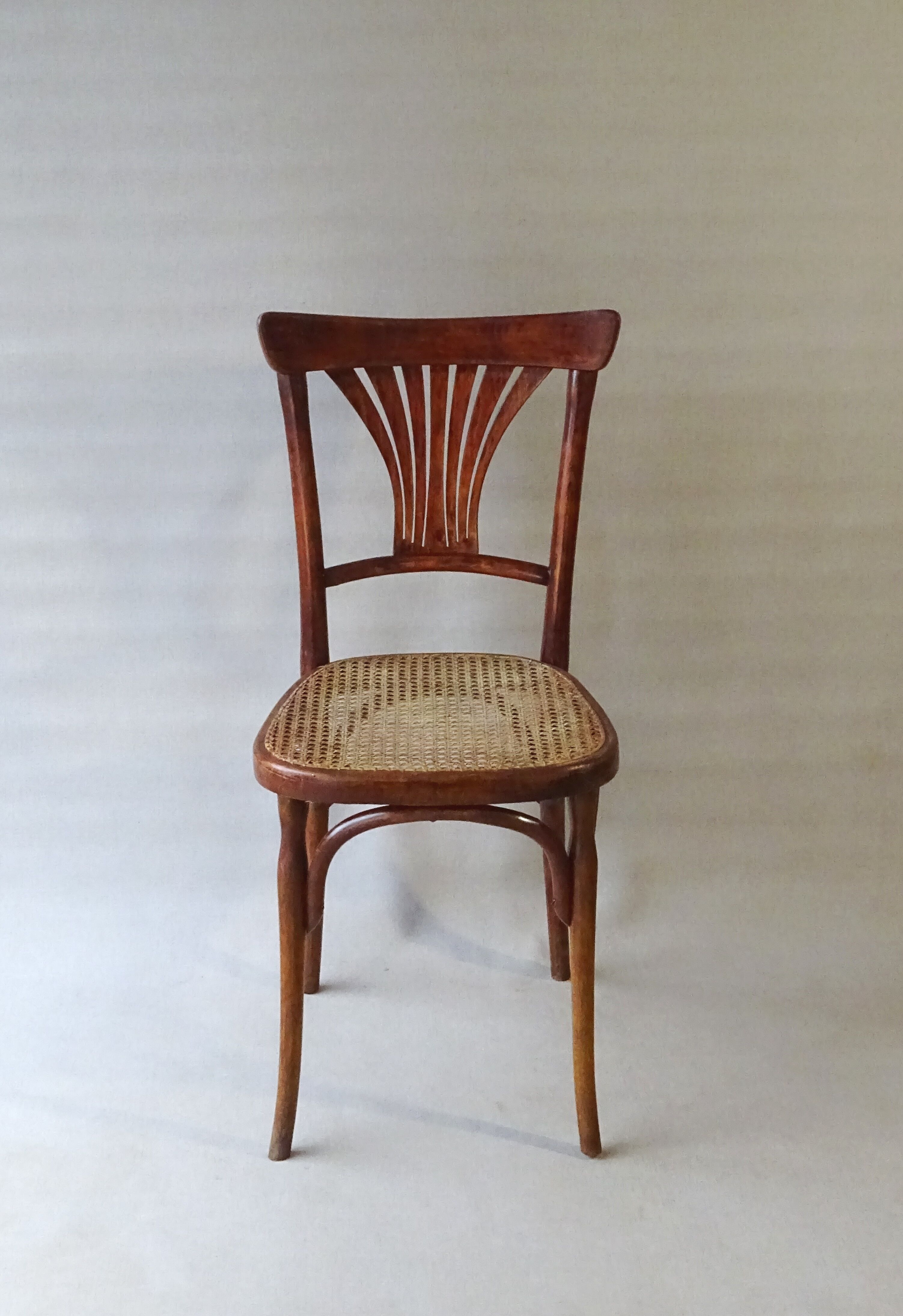 Two bistro chairs kohn n°196 in palmette, circa 1906, tanned