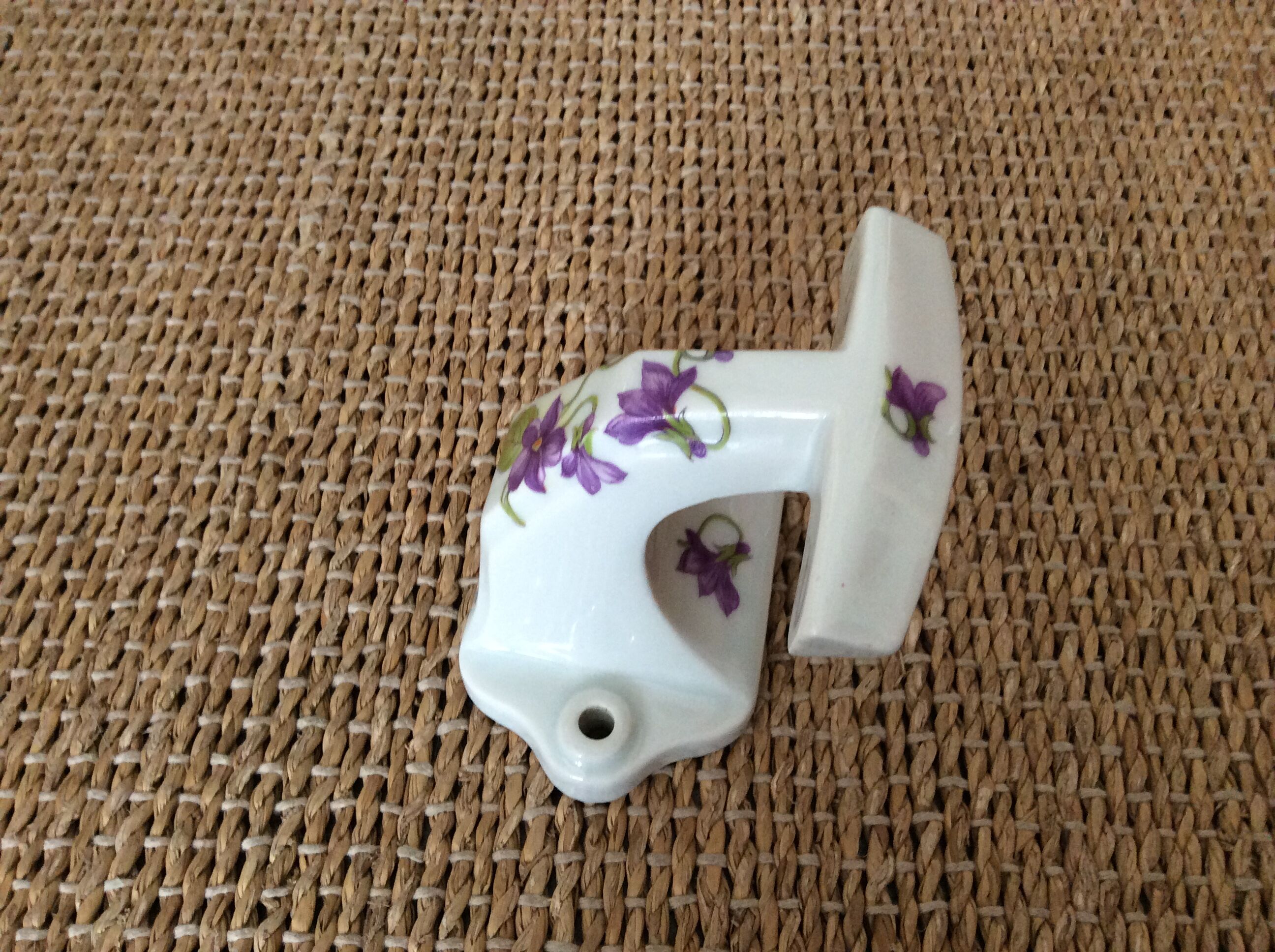 Patère en porcelaine