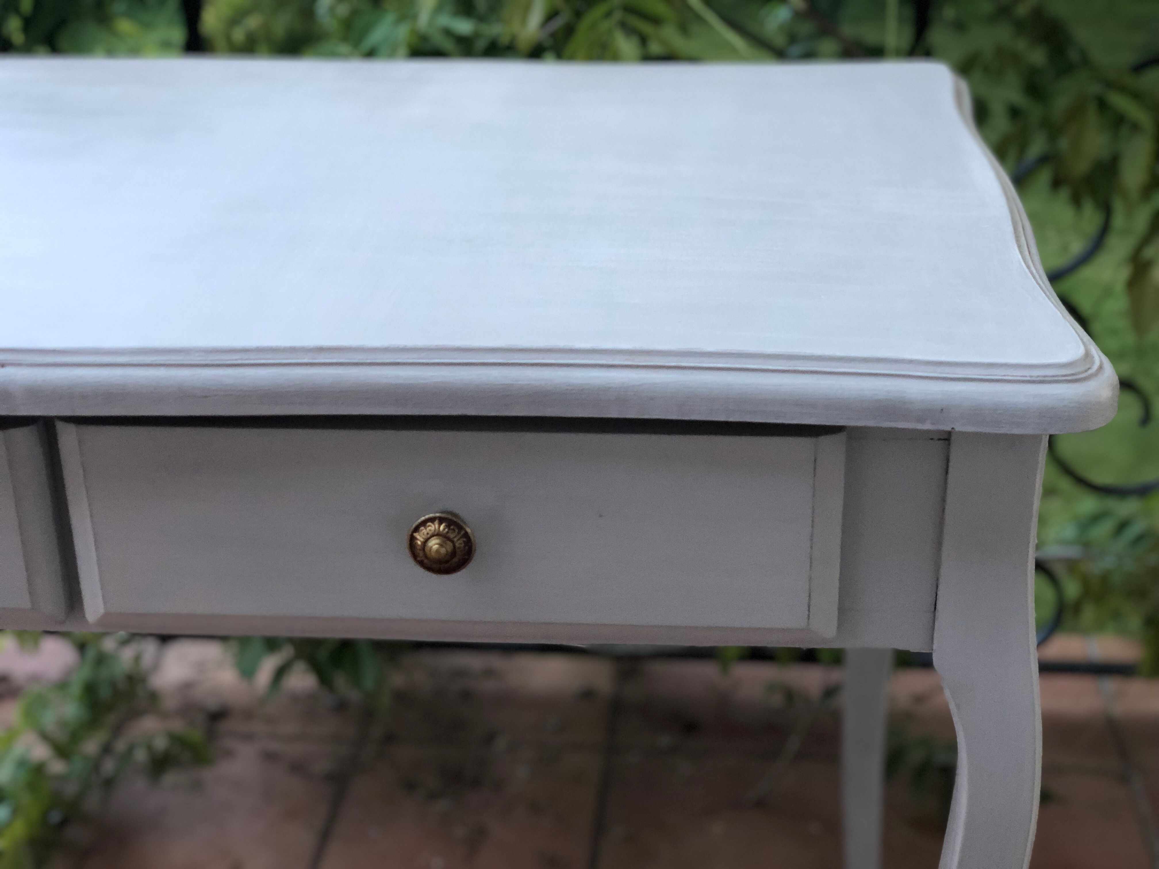 Desk table feet grey curves