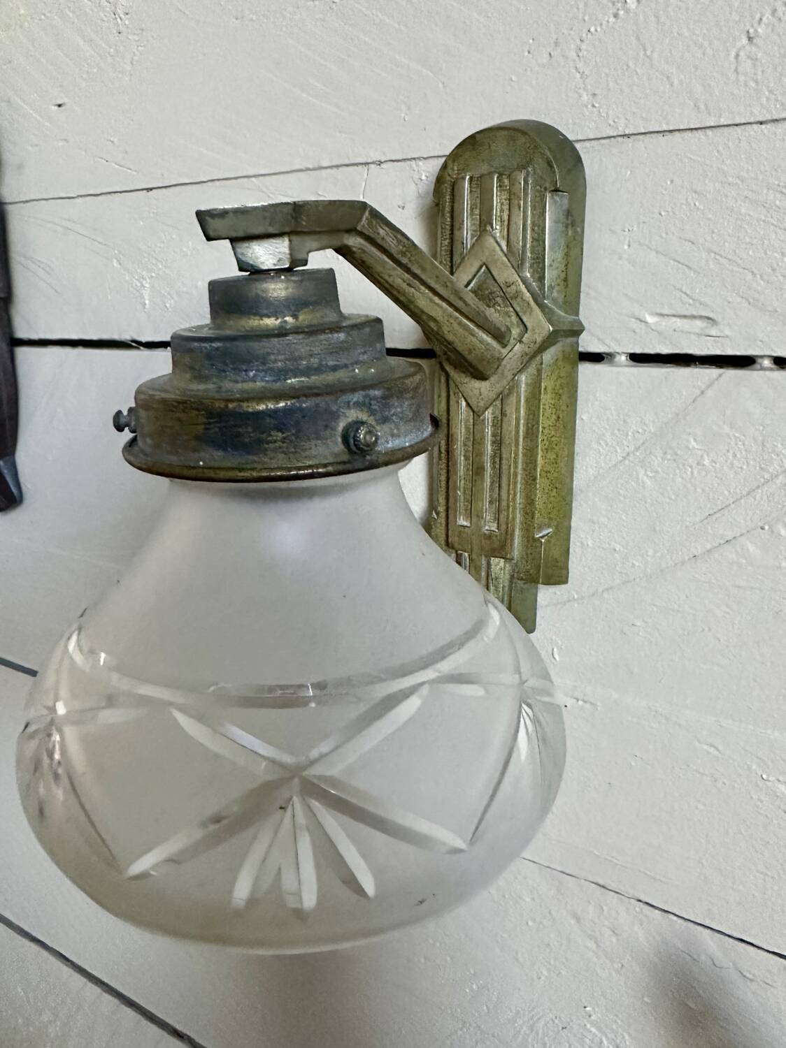 Art Deco wall lamp in metal and glass