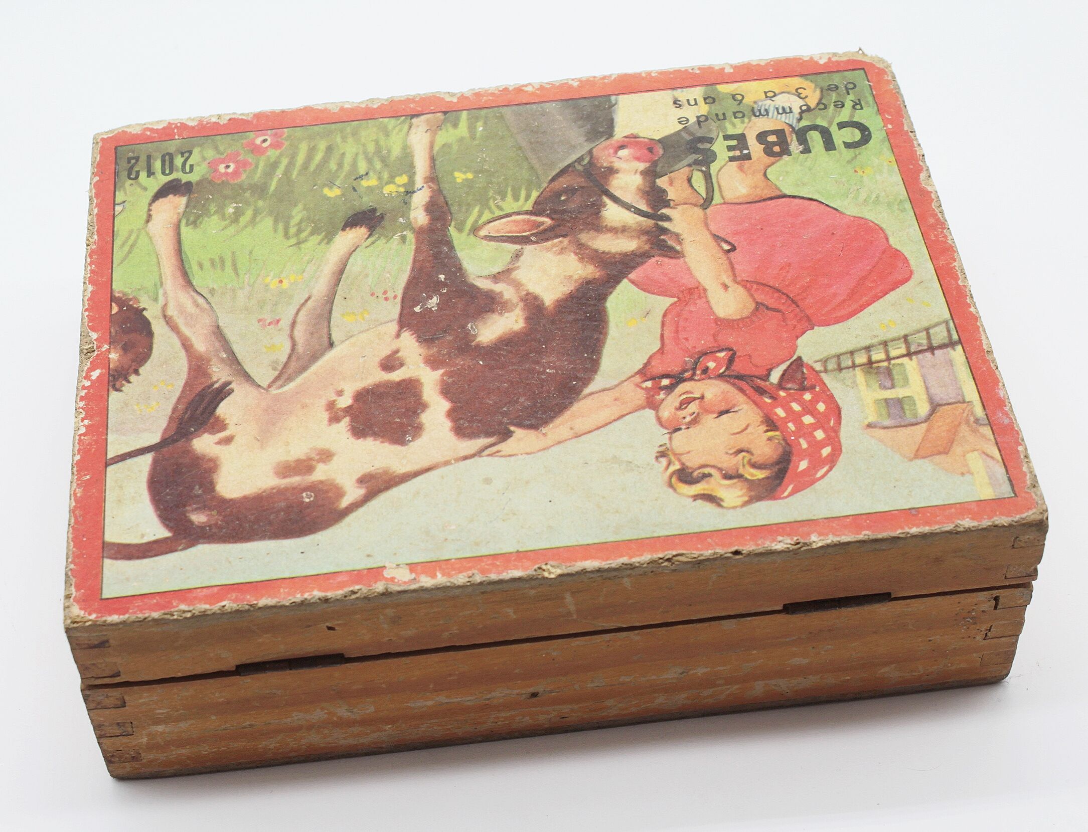 Old box cubes children