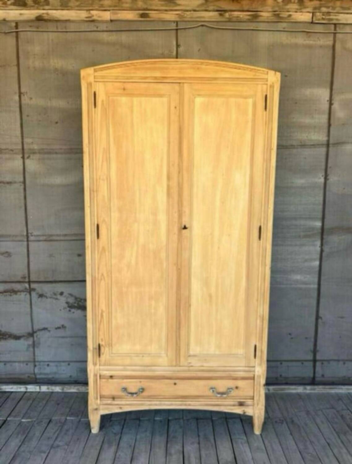 Armoire bois brut