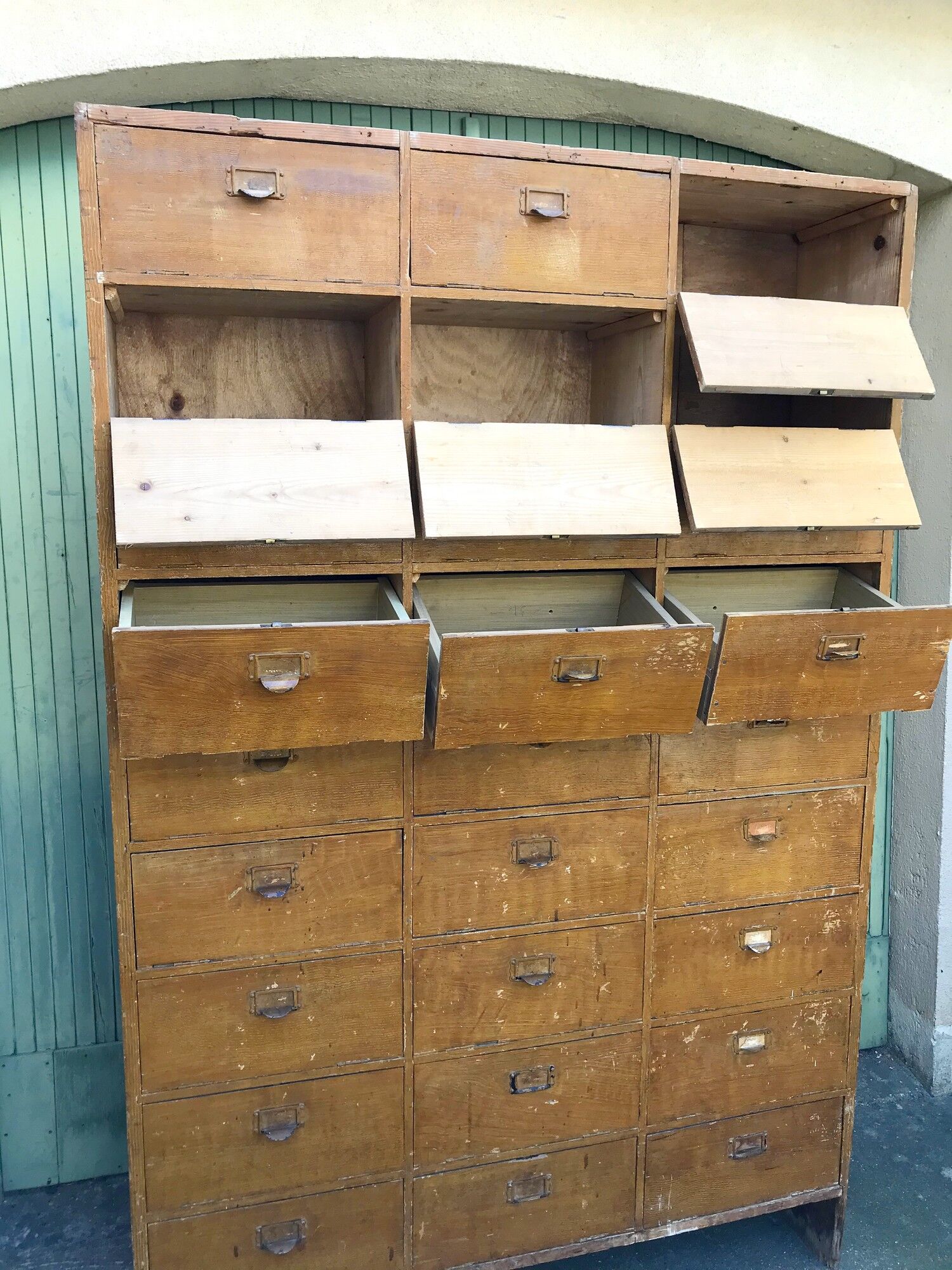 Vintage 50s wooden clamshell workshop furniture