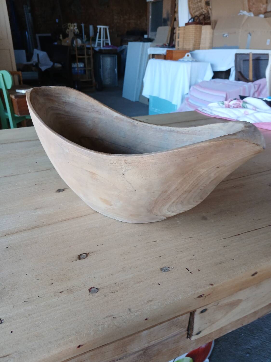 Solid wood bowl / empty pocket