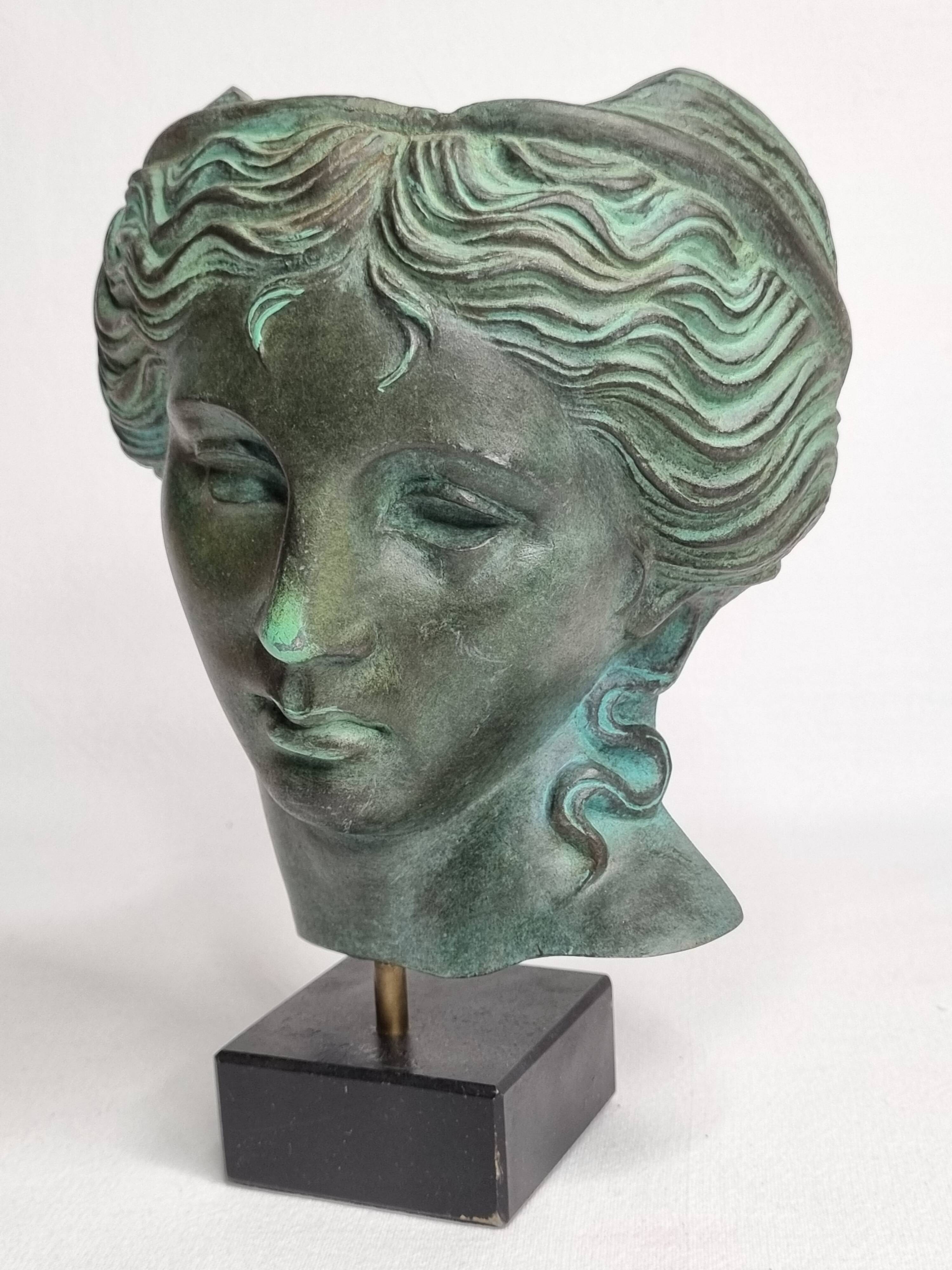 Antique style statue head, verdigris patina, signed Art Team, H 20 cm