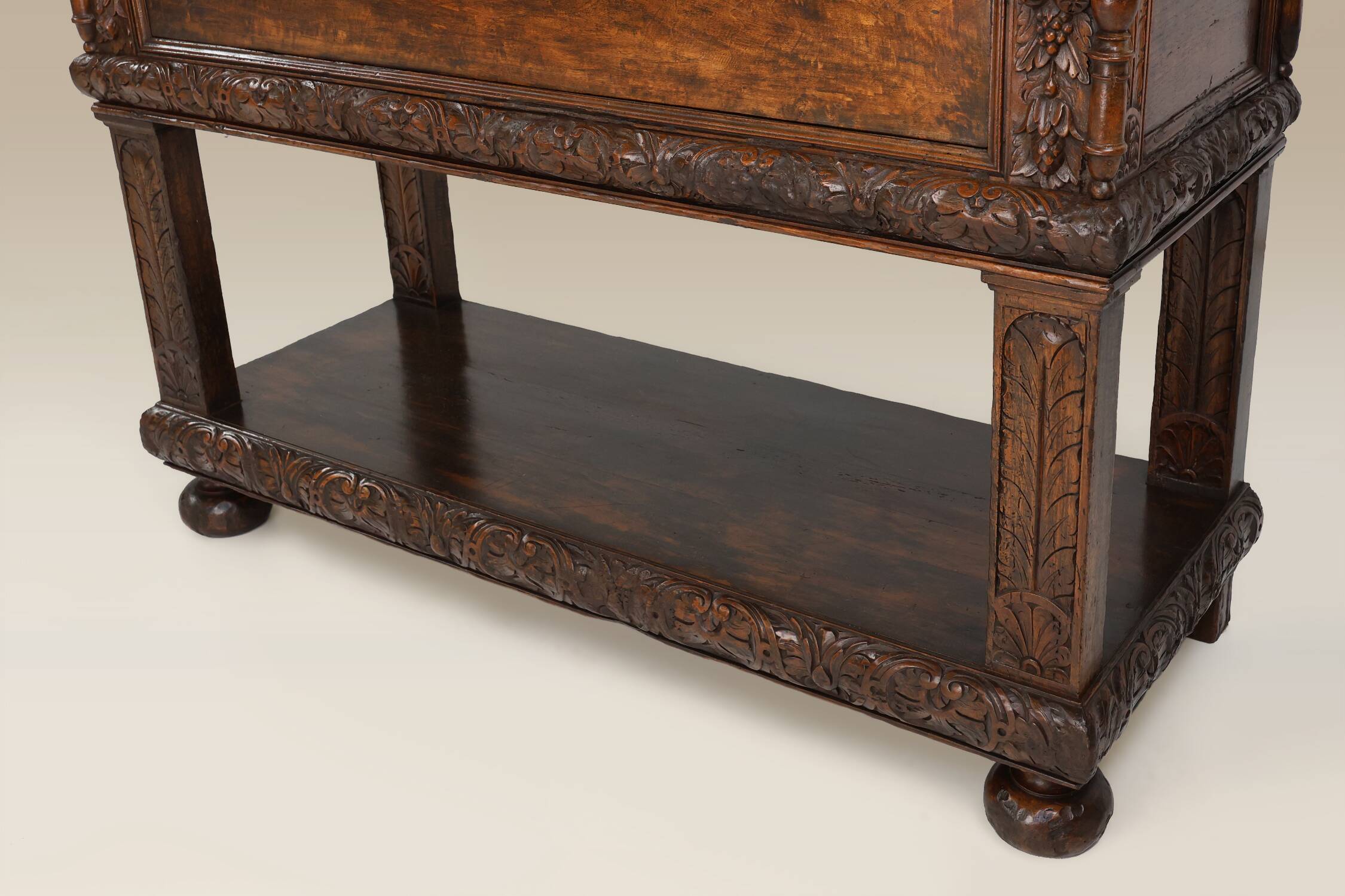 16th Century Italian Renaissance Cabinet in walnut with rich carvings