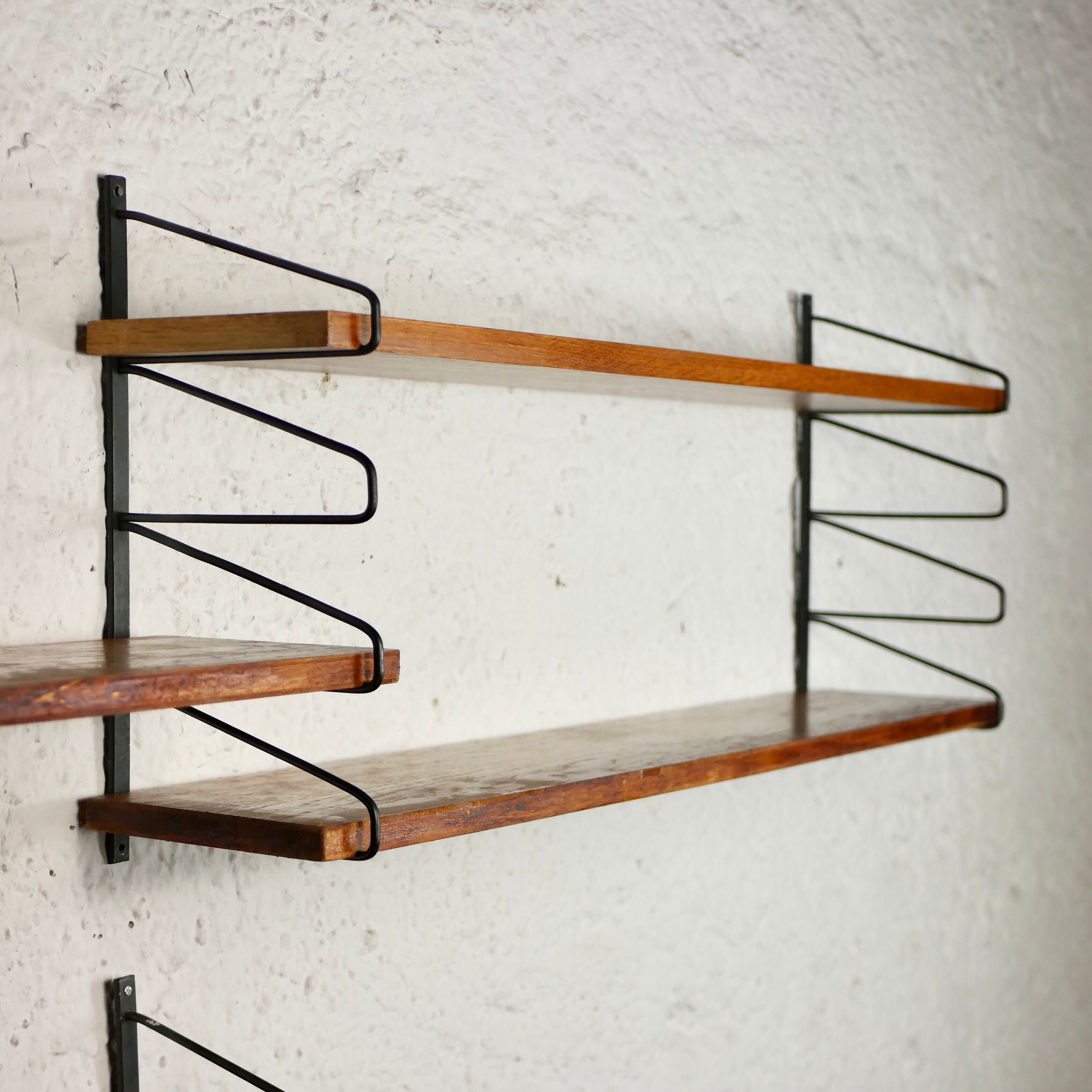 Set of modular shelves String style