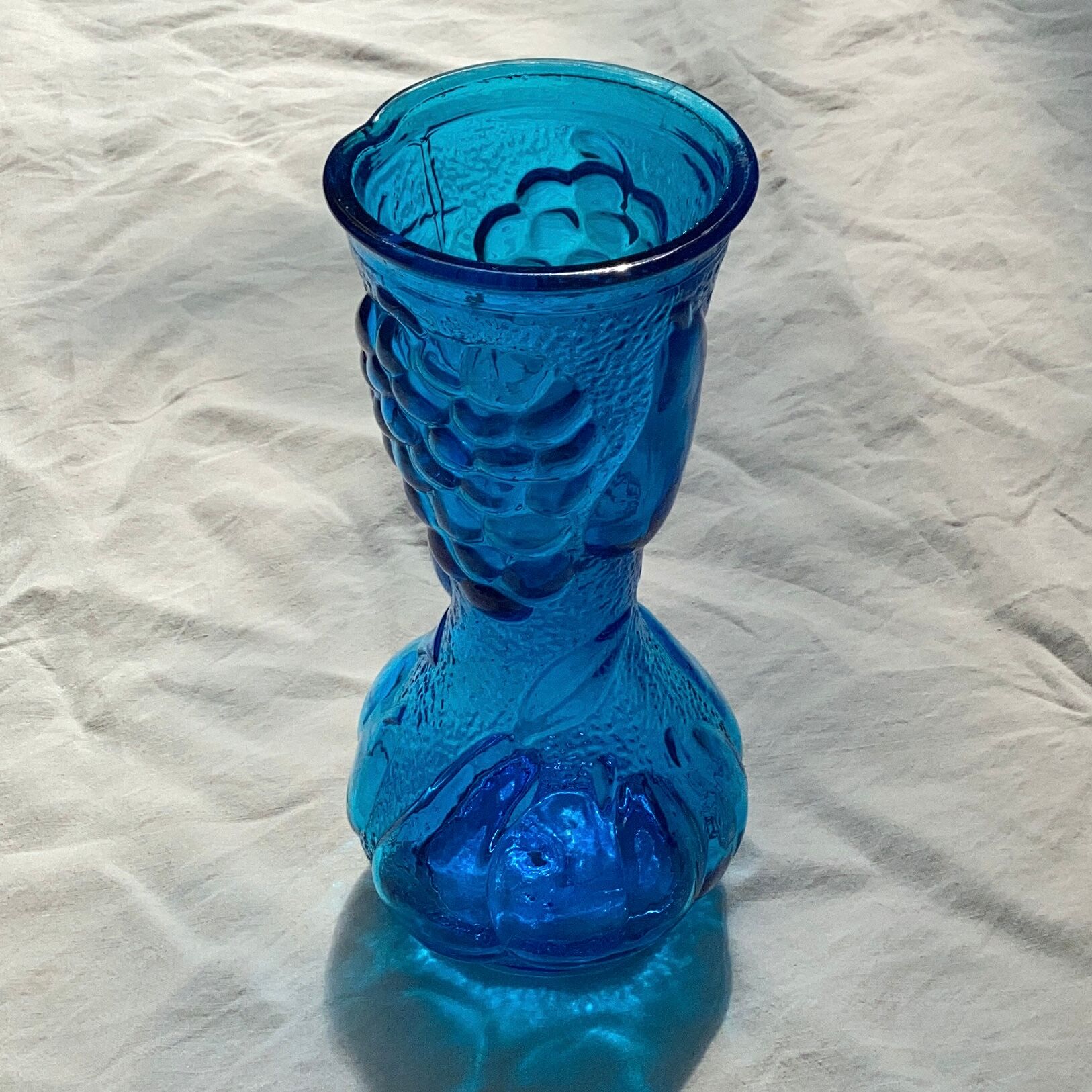 Italian vase in blue glass around the 1970s dimension: H-25cm- D-10cm-