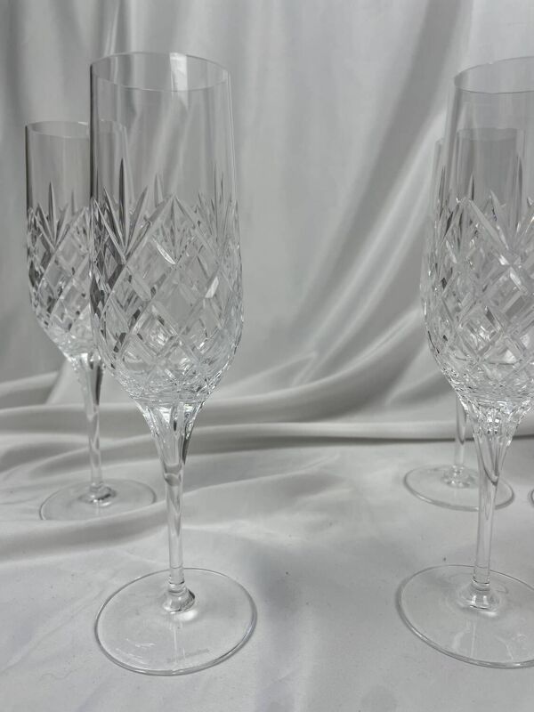 Coffret de 6 flûtes à champagne en cristal Royal Doulton