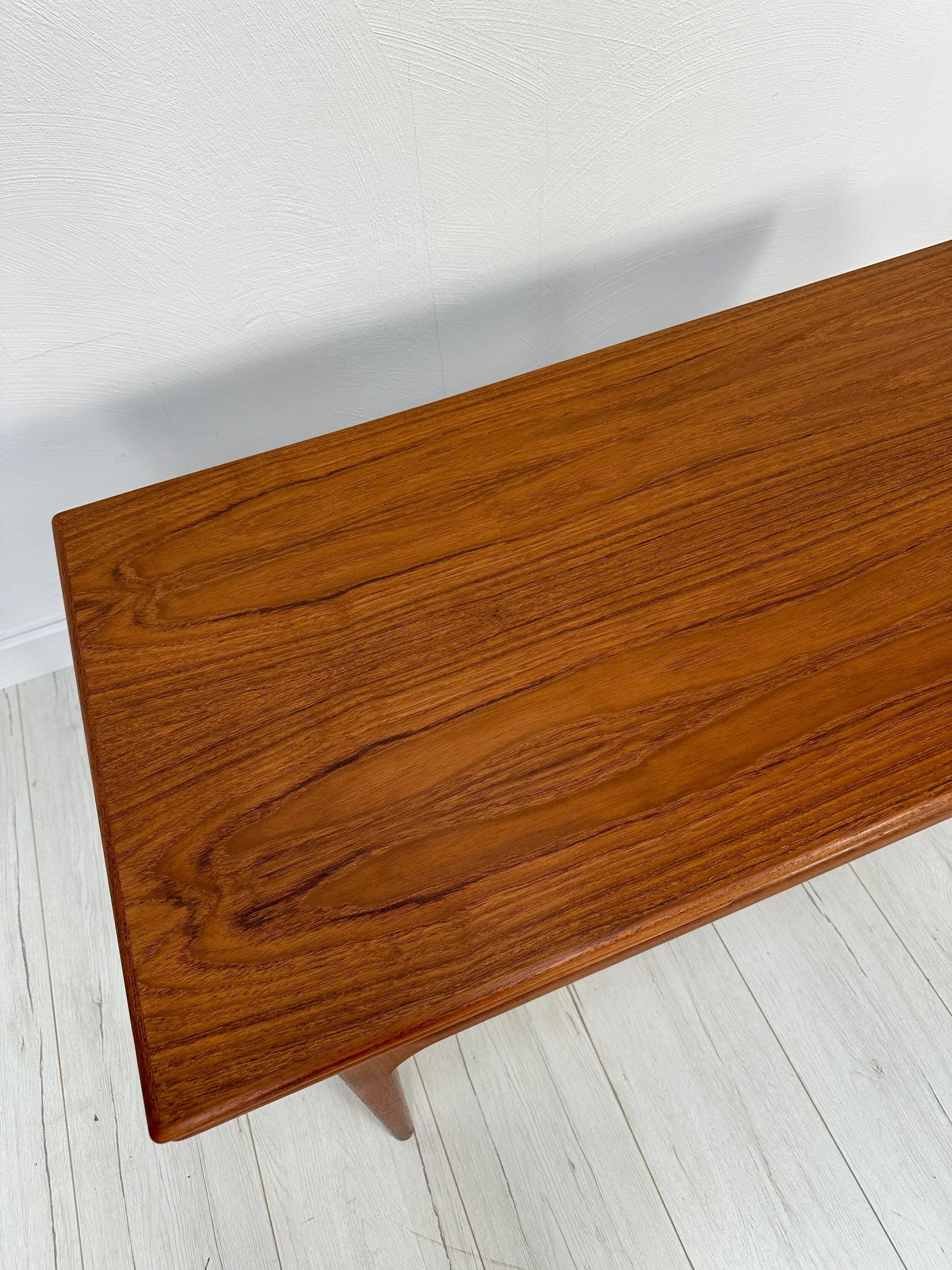 1960s vintage Danish mid-century extendable teak coffee table by Trioh Møbler