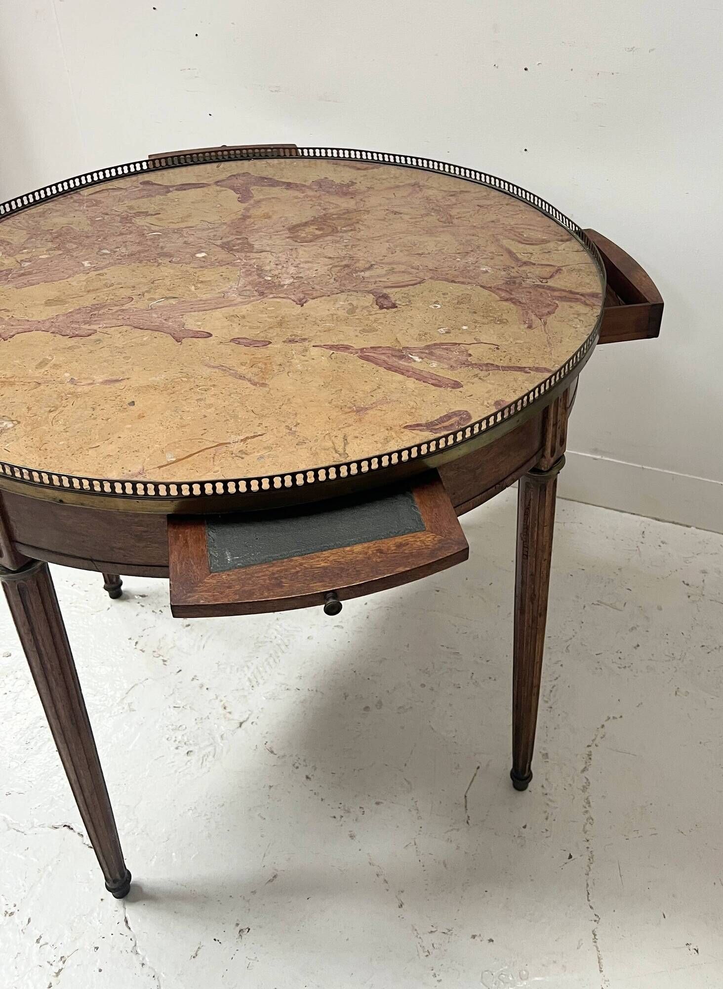Louis XVI style bouillotte table in veneered wood, 20th century.