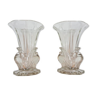 Paire de vases en cristal moulé