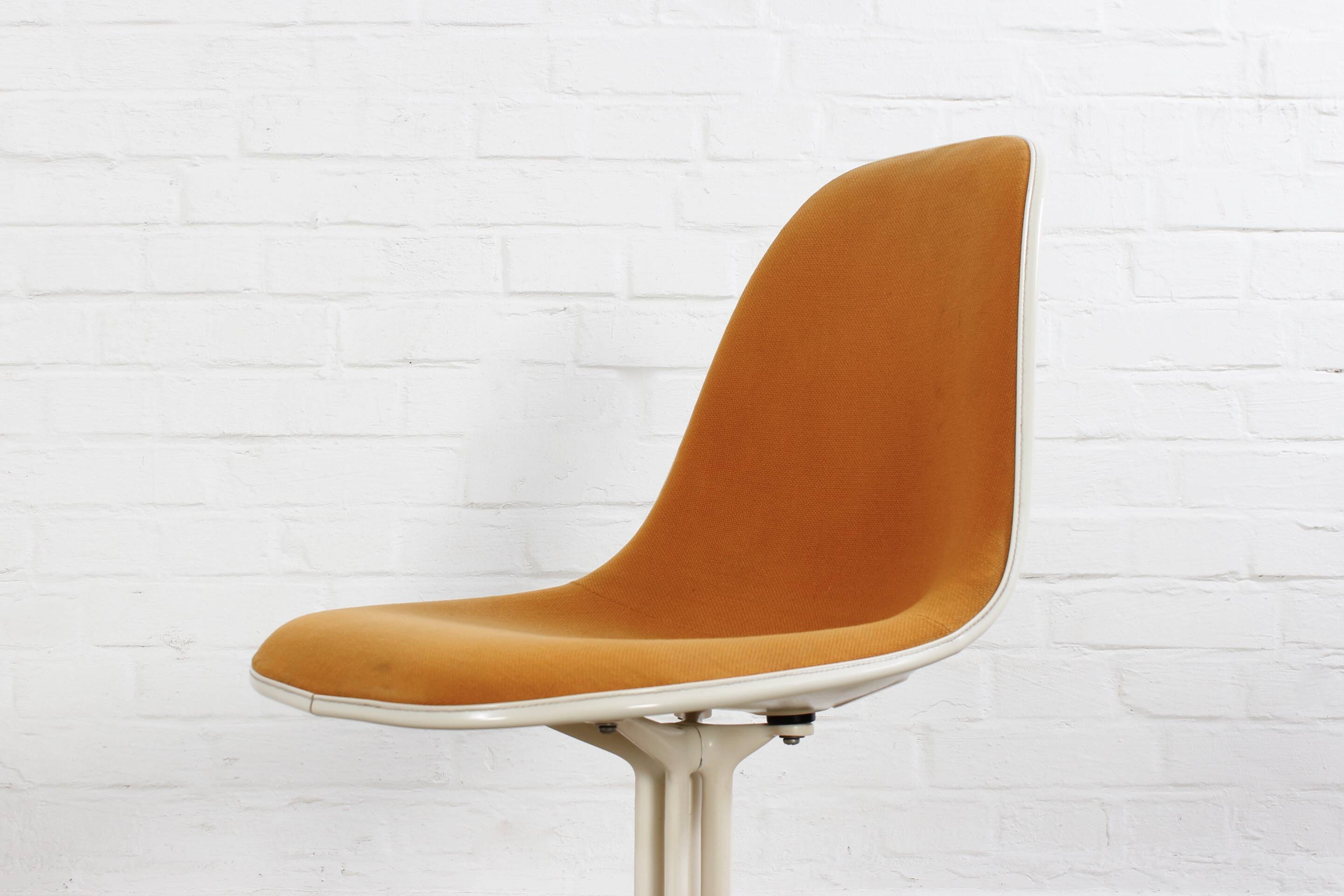 6-piece set of original Eames La Fonda side chairs Vitra Miller