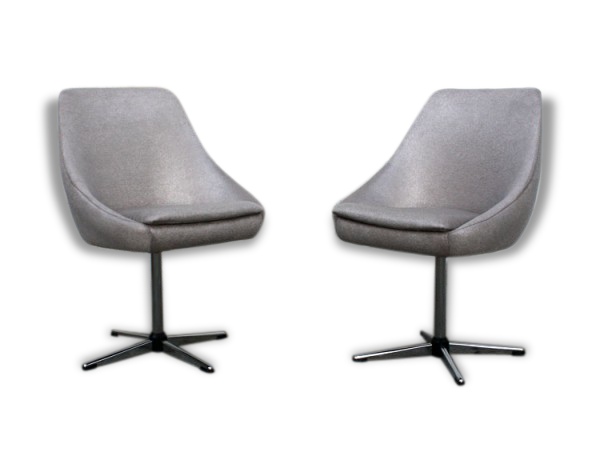 Beautiful swivel of the 50s/60s vintage Chair.