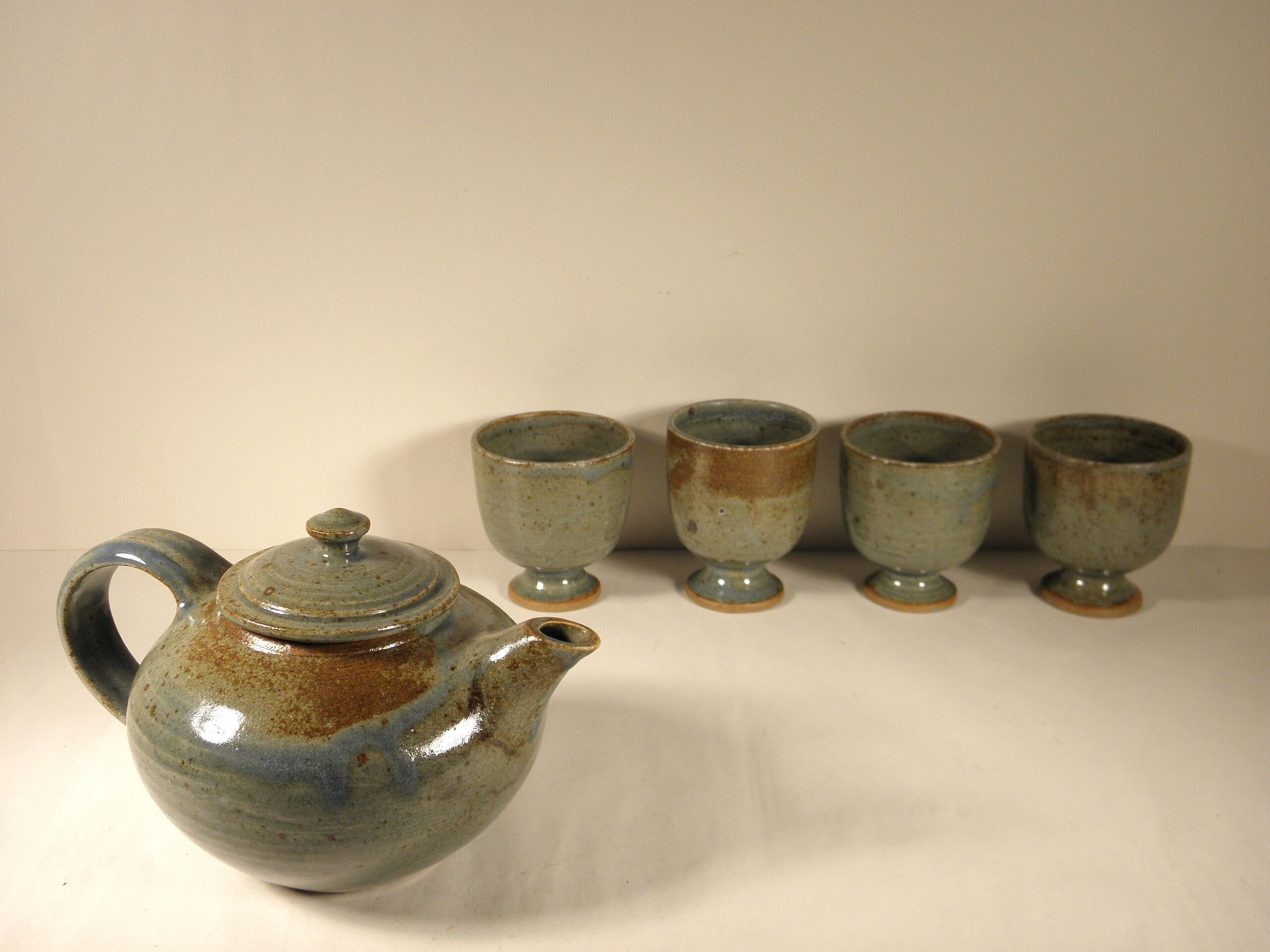 Enamelled stoneware tea set