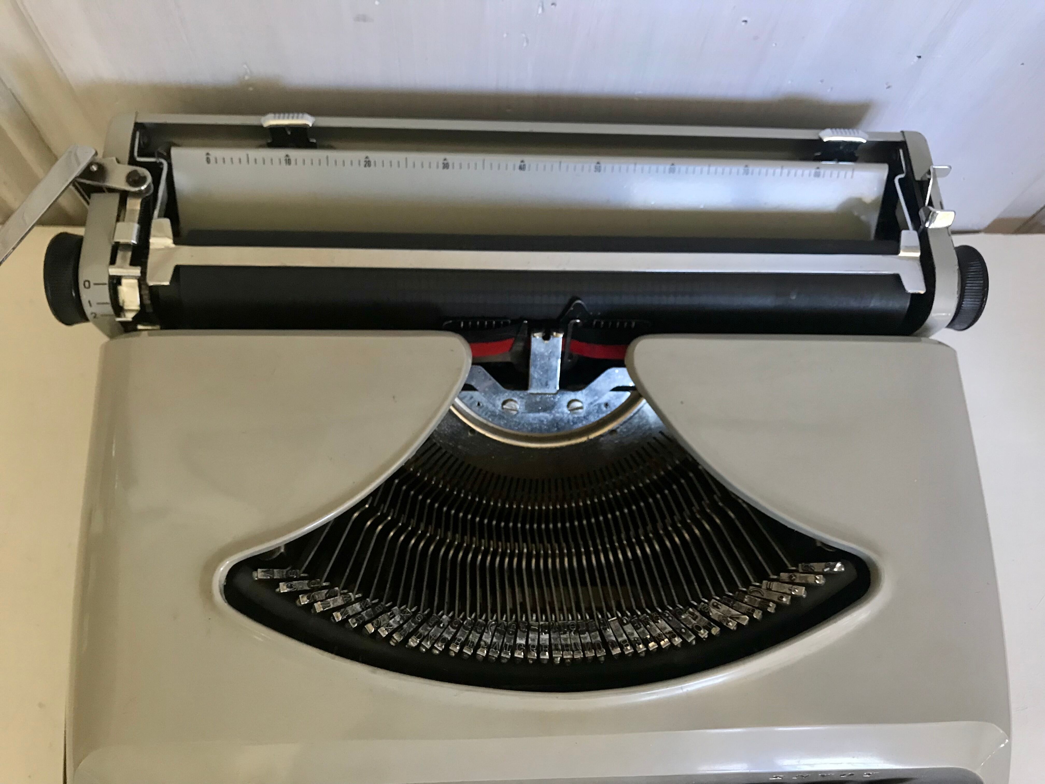 Remington Envoy typewriter
