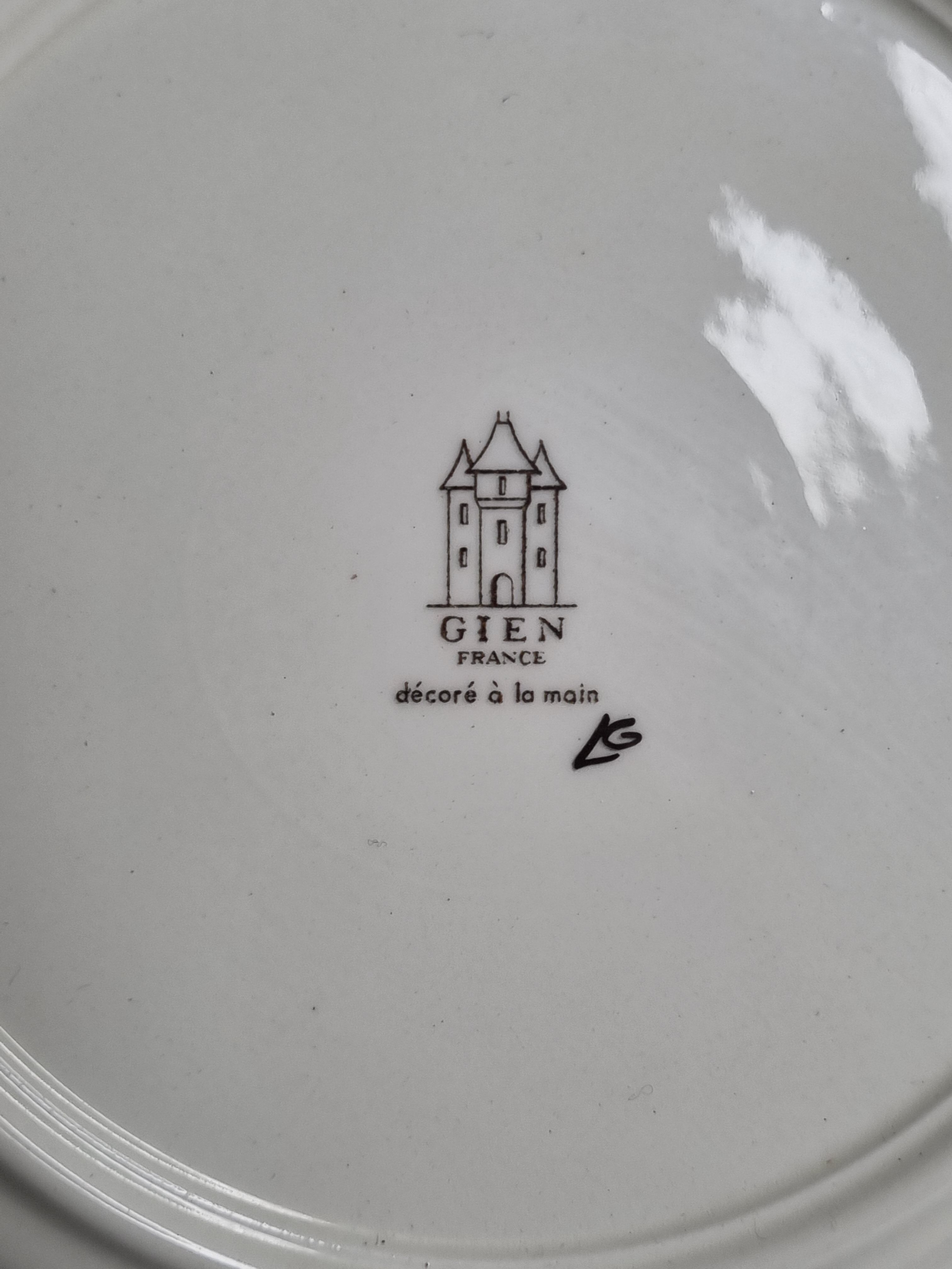 Plate in Gien earthenware, Rambouillet model, "hare" signed JB in the décor