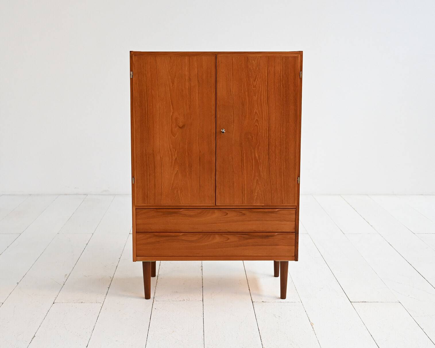 Scandinavian teak cabinet from the 1950s/60s