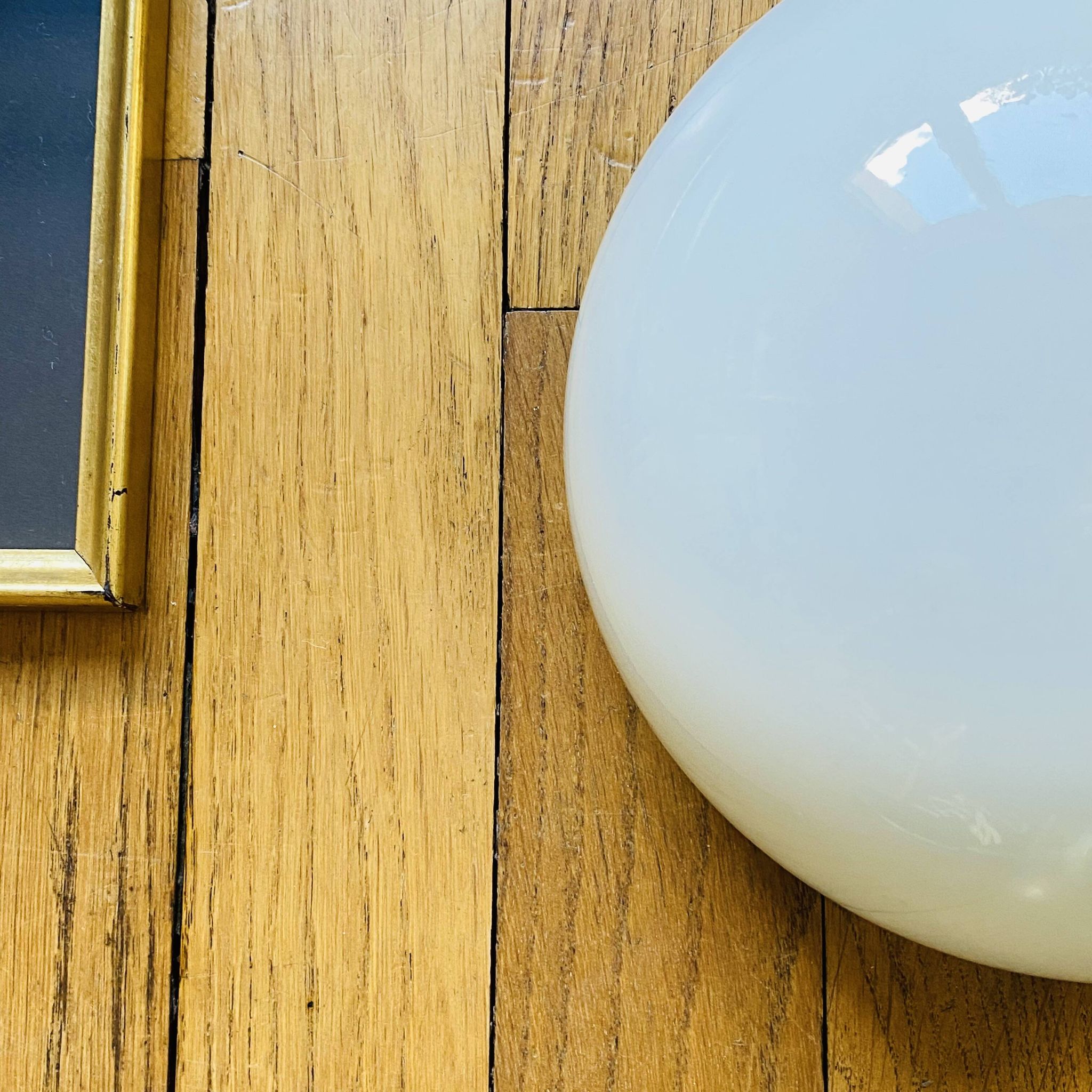 Ceiling light or half-moon wall light, half-spherical, 20 cm, opal glass.