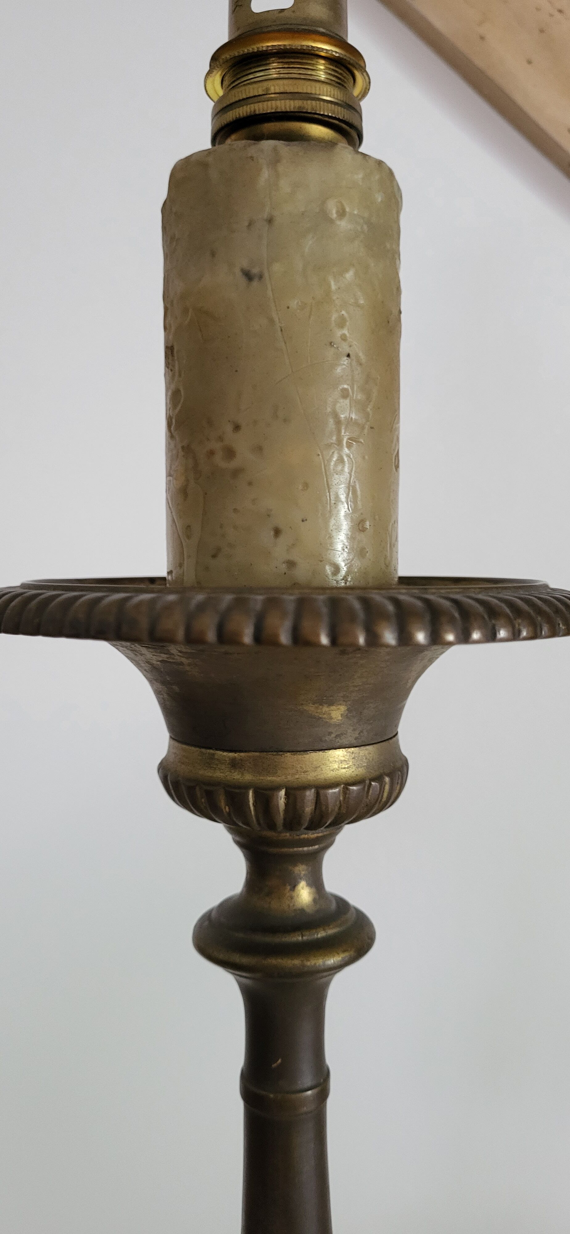 Gold metal tripod lamp