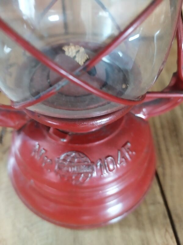 Red metal storm lamp patinated retro Metaloglobe vintage oil dp0321111