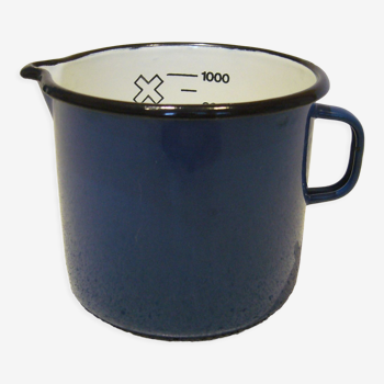 Enameled sheet metal measuring jug