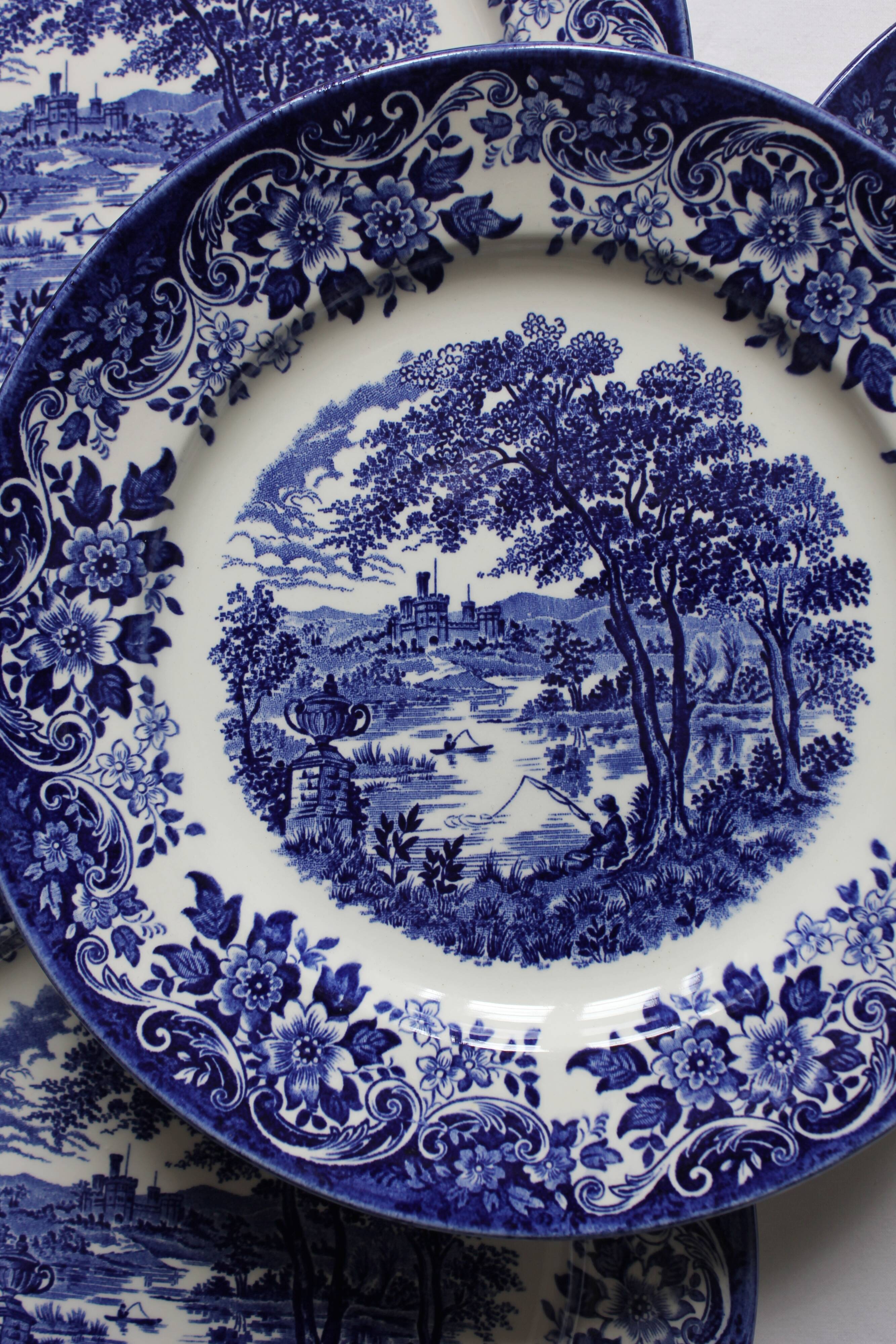 4 plates in vintage English earthenware Ironstone Broadhurst Staffordshire "The English Scene"
