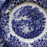 4 plates in vintage English earthenware Ironstone Broadhurst Staffordshire "The English Scene"