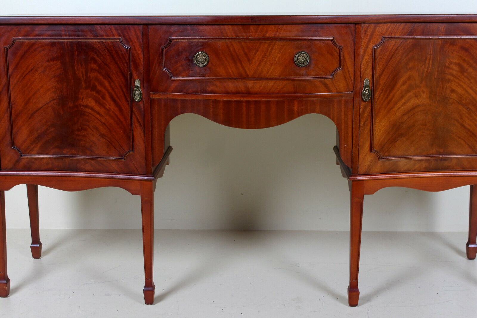 Cuban vintage buffet mahogany credence marquetry inlaid with beautiful quality