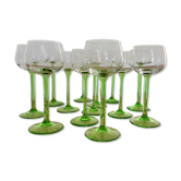 Vente de 13 verres  à vin alsaciens ciselés de grappes et feuilles