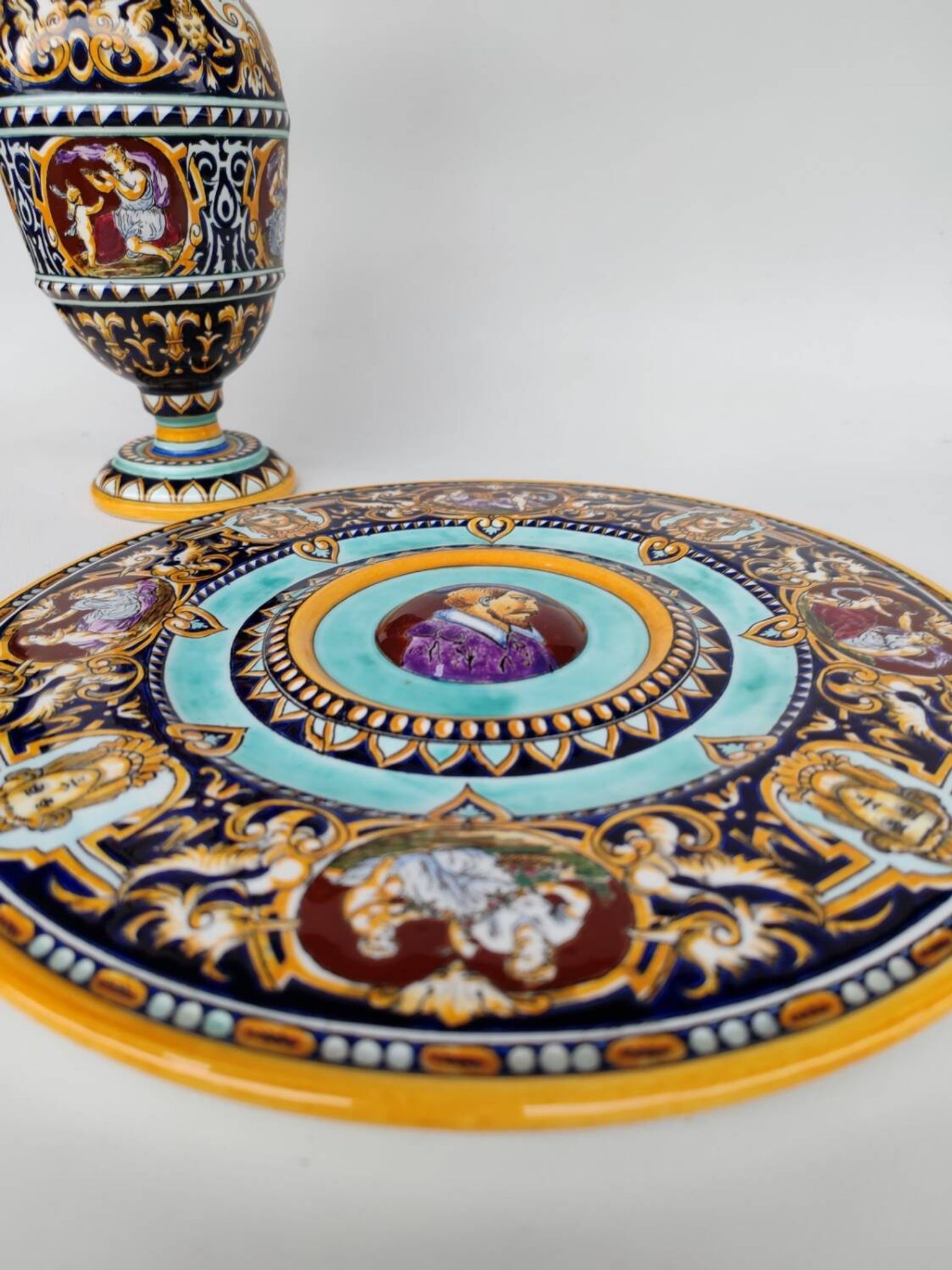 Ewer and its basin, in Gien earthenware, Renaissance model, 20th century.