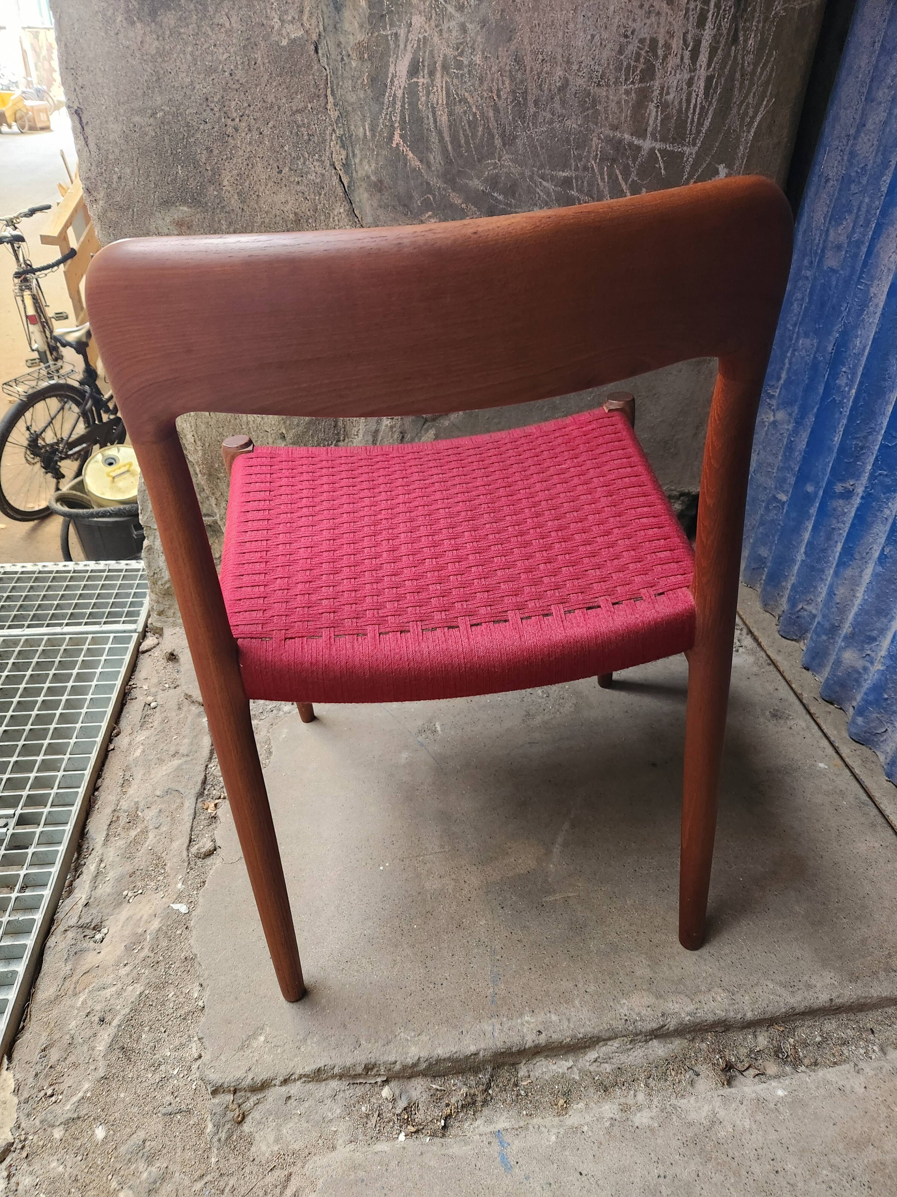 Pair of chairs model 75 Niels Otto Moller