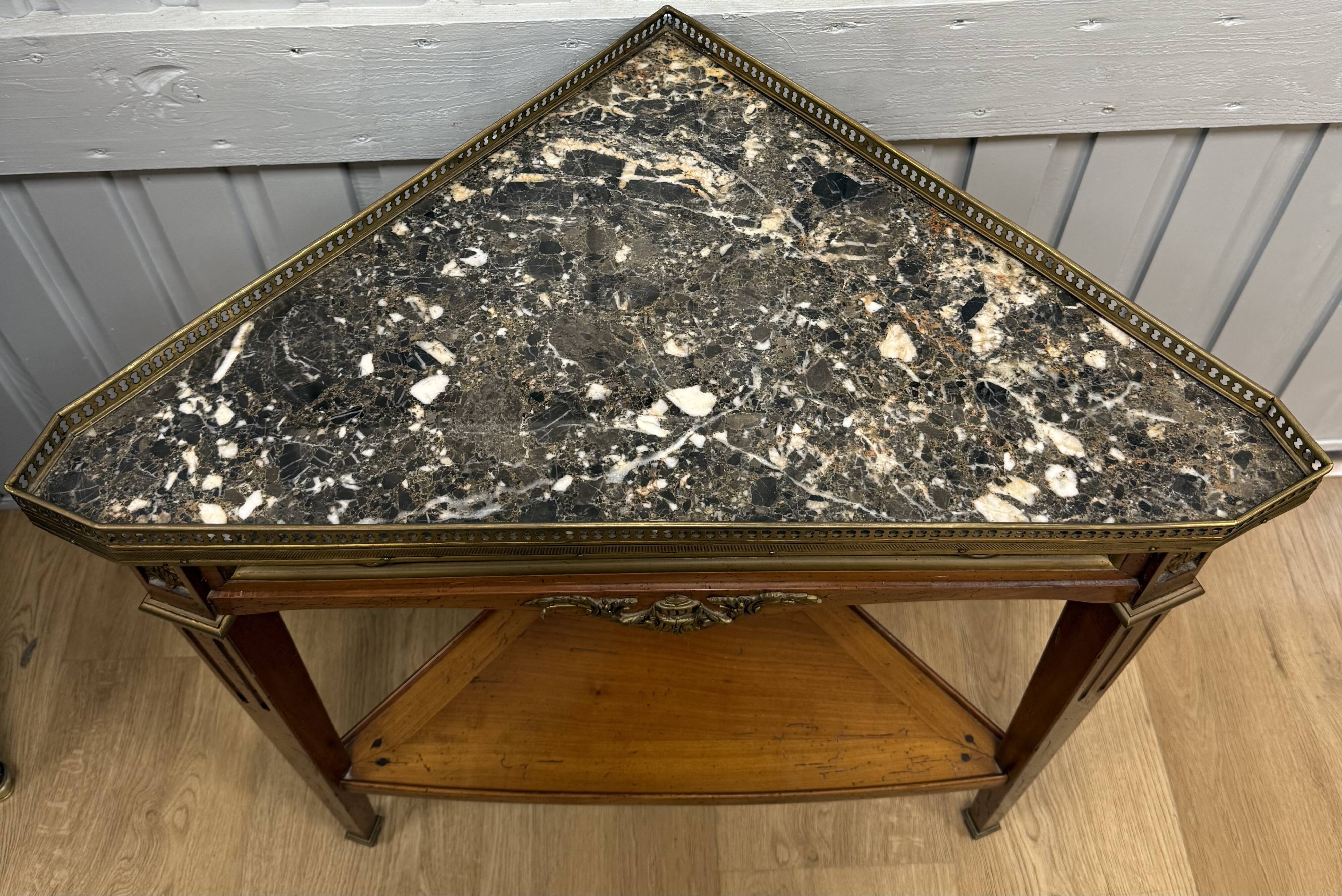 Corner shelf from Mailfert