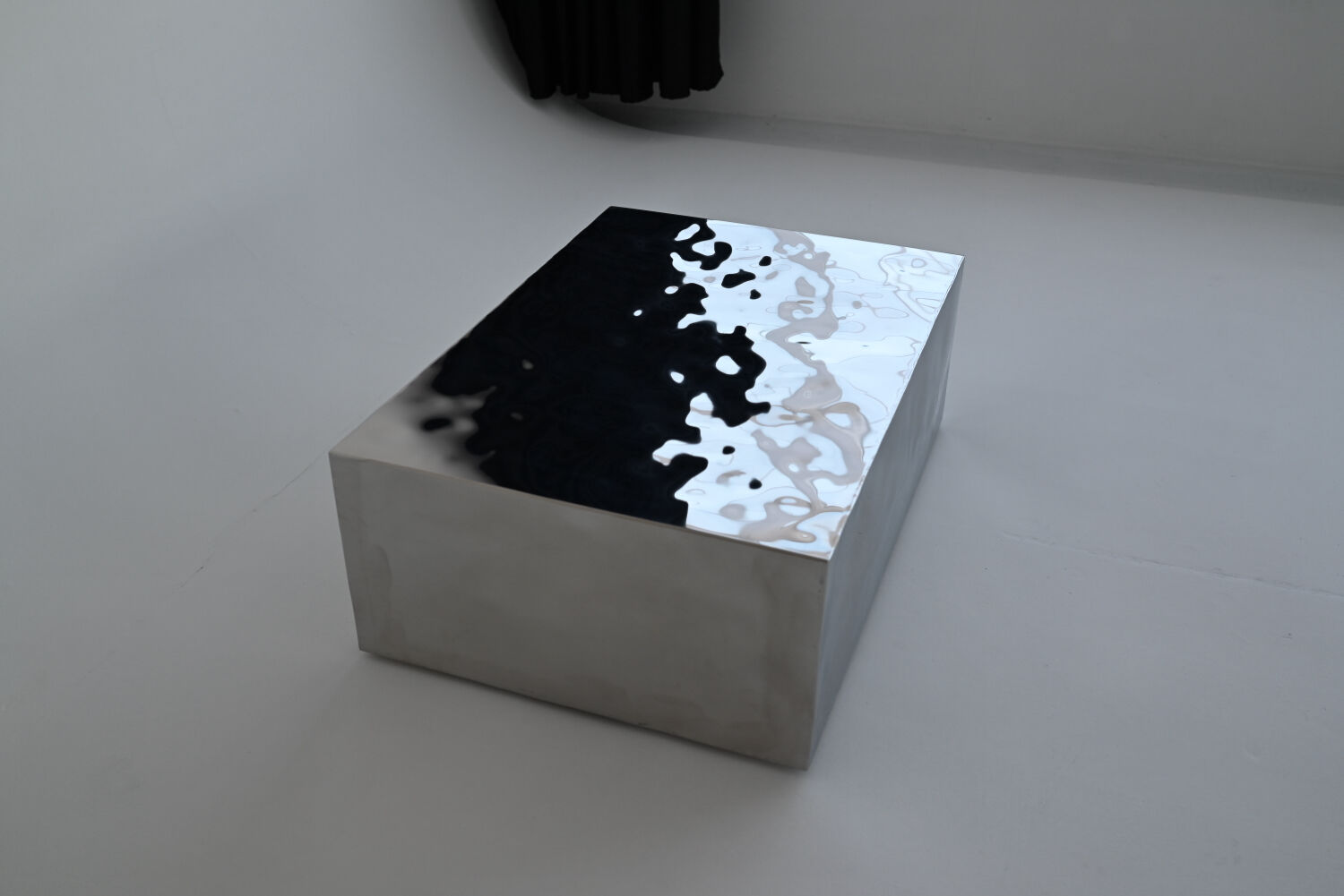 Sculptural Mirror-Polished Stainless Steel Coffee Table by Veliento
