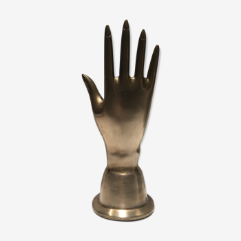 Brass hand-shaped baguier