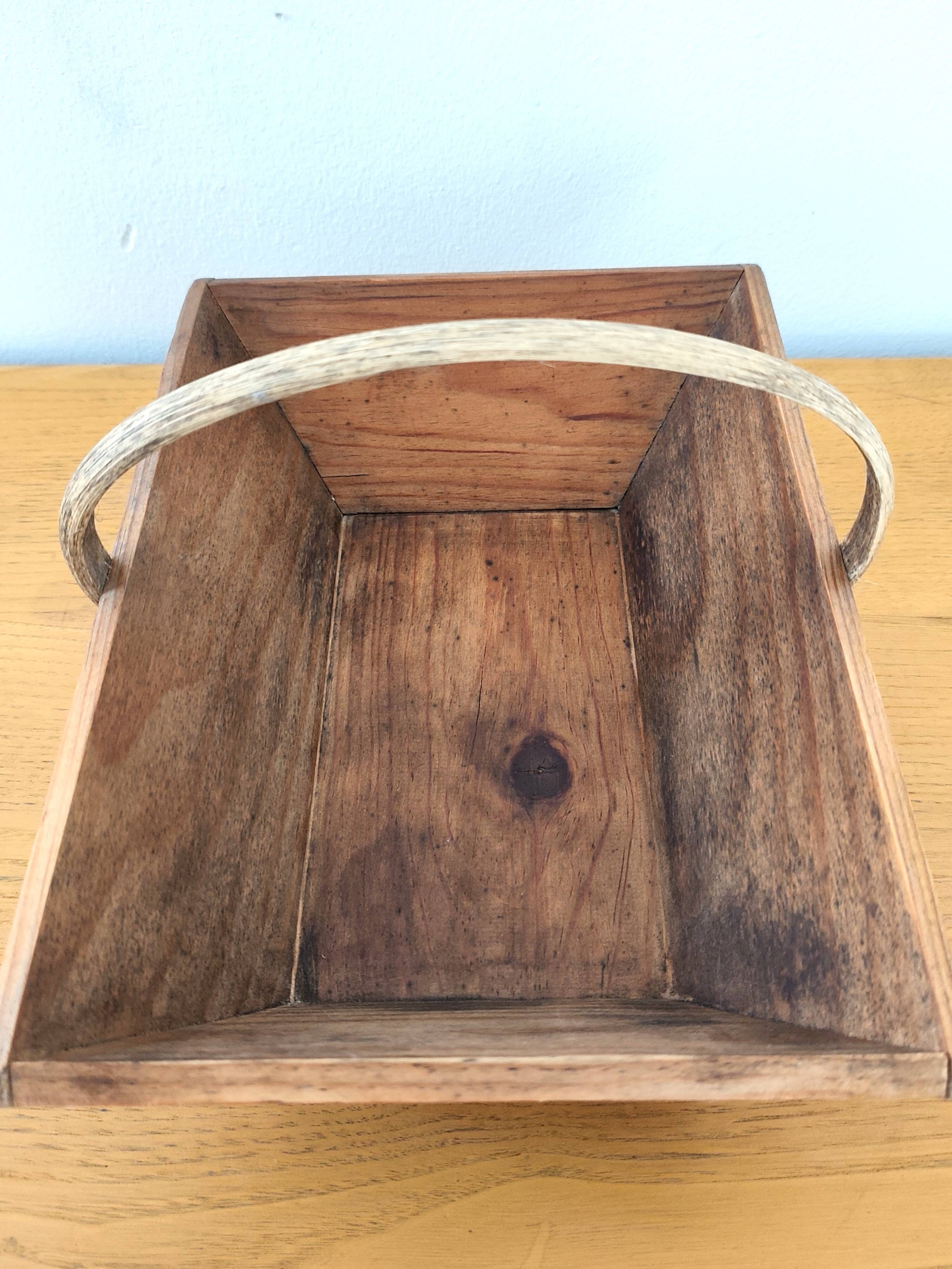 Ancien panier de vendanges en bois