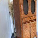 Veneer reading cabinet