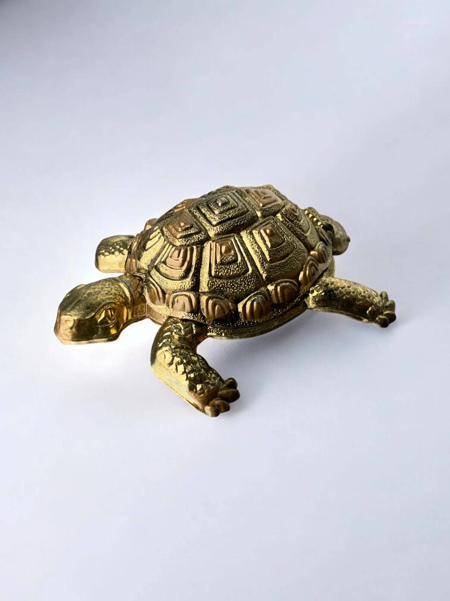 Regency turtle ashtray in brass, Spain, 1980s
