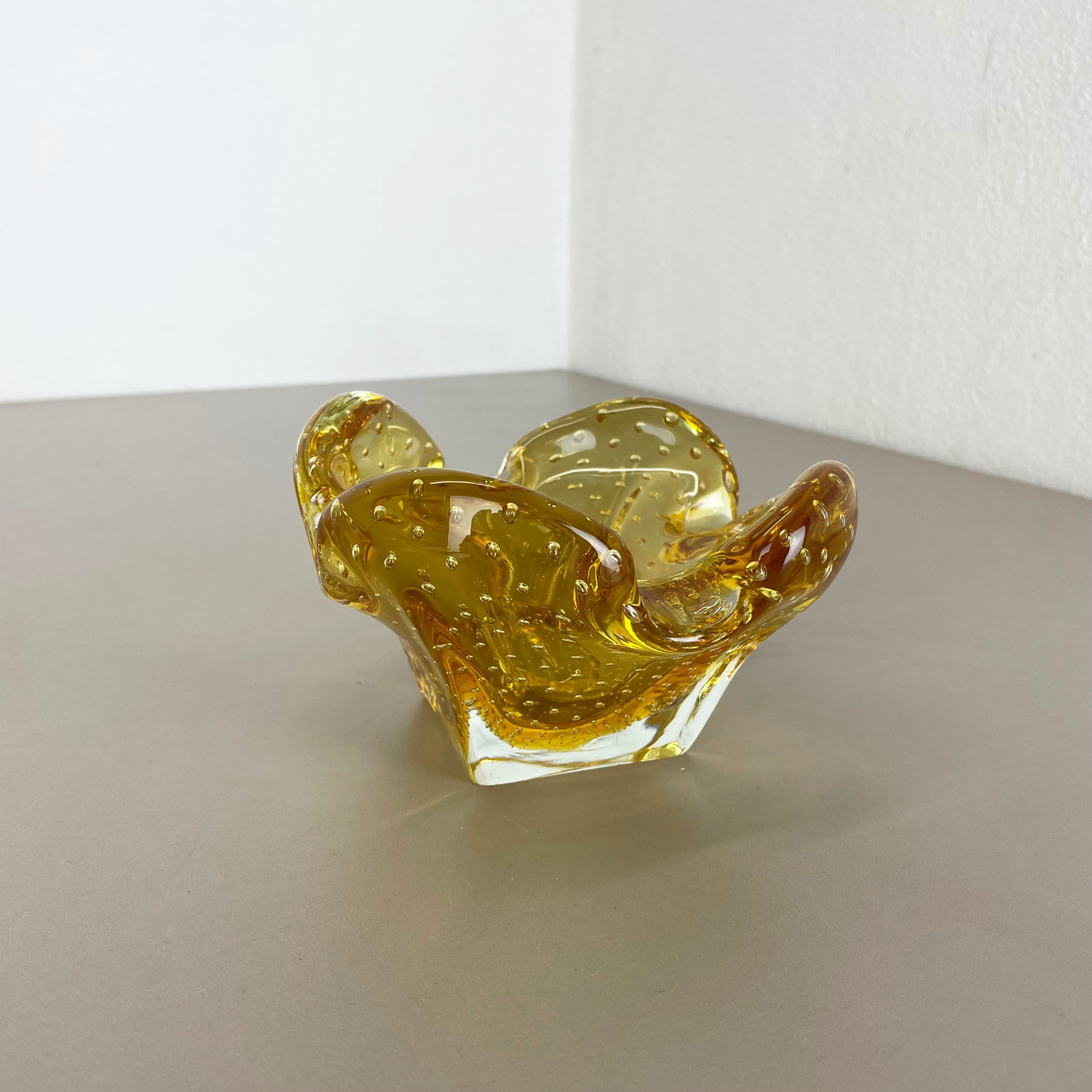 Murano Glass "Honey Bubble" Bowl Element Shell Ashtray Murano, Italy, 1970s