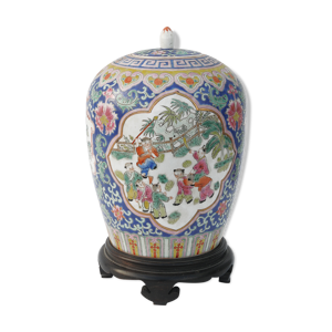 Pot couvert en porcelaine